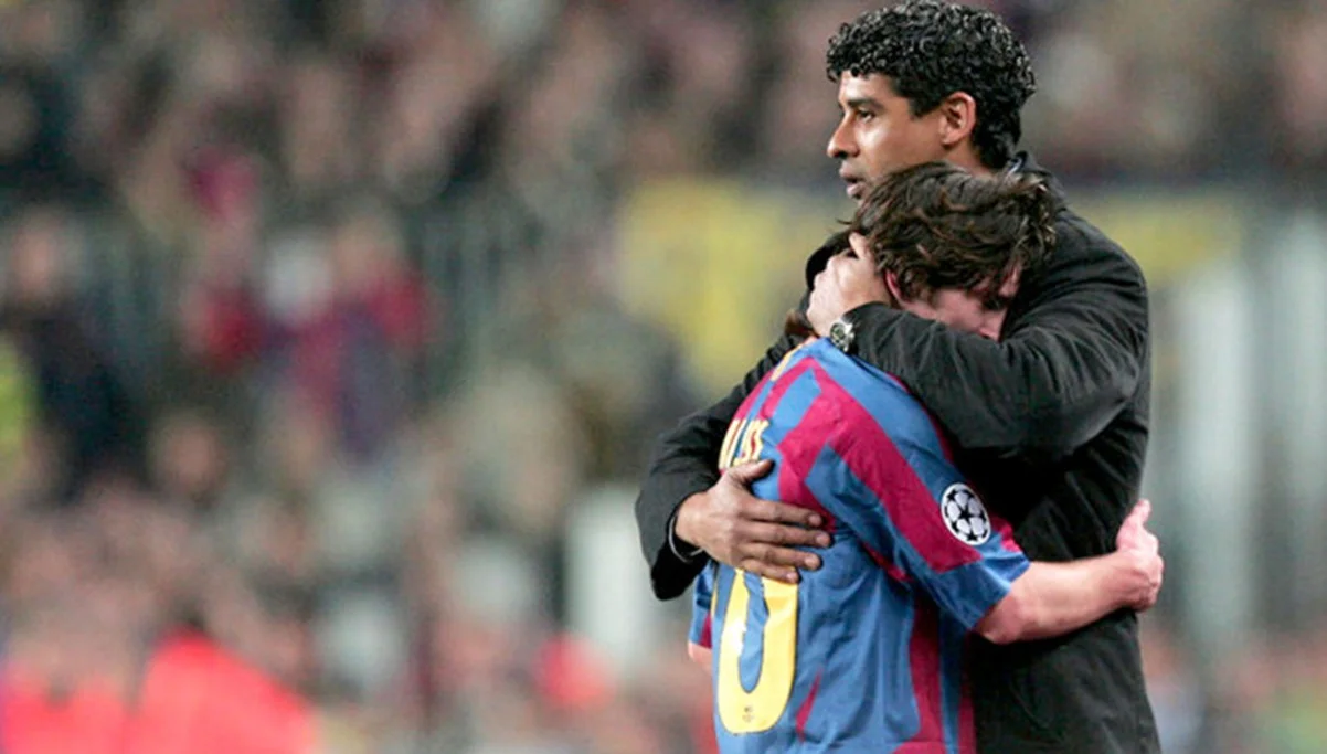 Месси и Франк Райкард / фото: EFE