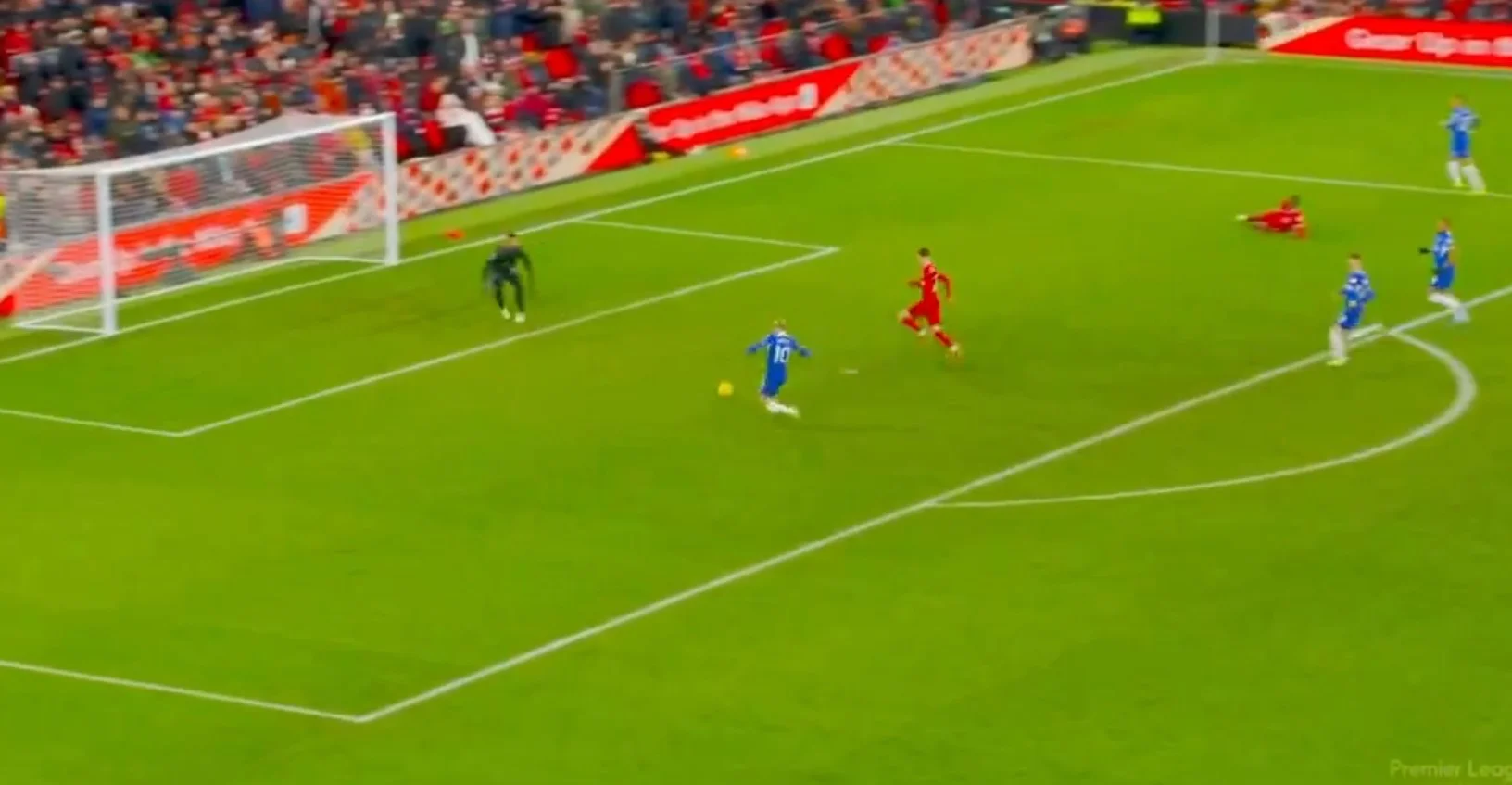 Ліверпуль – Челсі: промах Мудрика