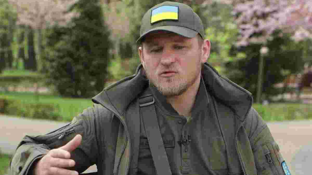 "Слава Україні": Алієв показово витер ноги об прапор Росії – відео 18+