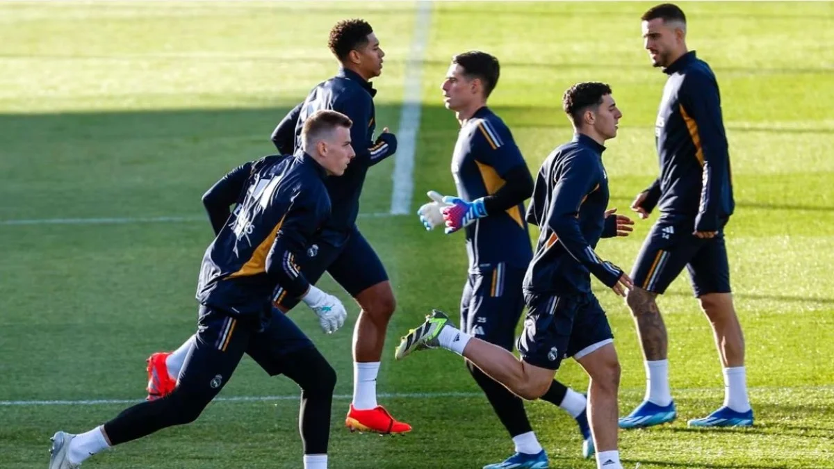 Андрей Лунин на тренировке Реала / EFE