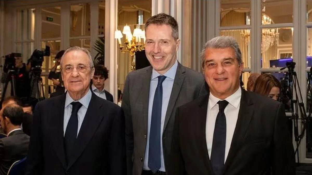 Перес и Лапорта / AS