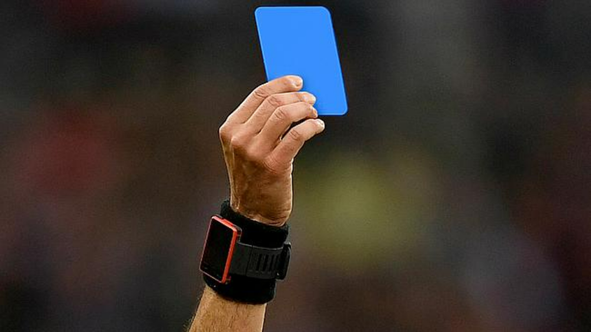 "Так звані сині картки": ФІФА зробила заяву щодо впровадження інновацій в елітному футболі