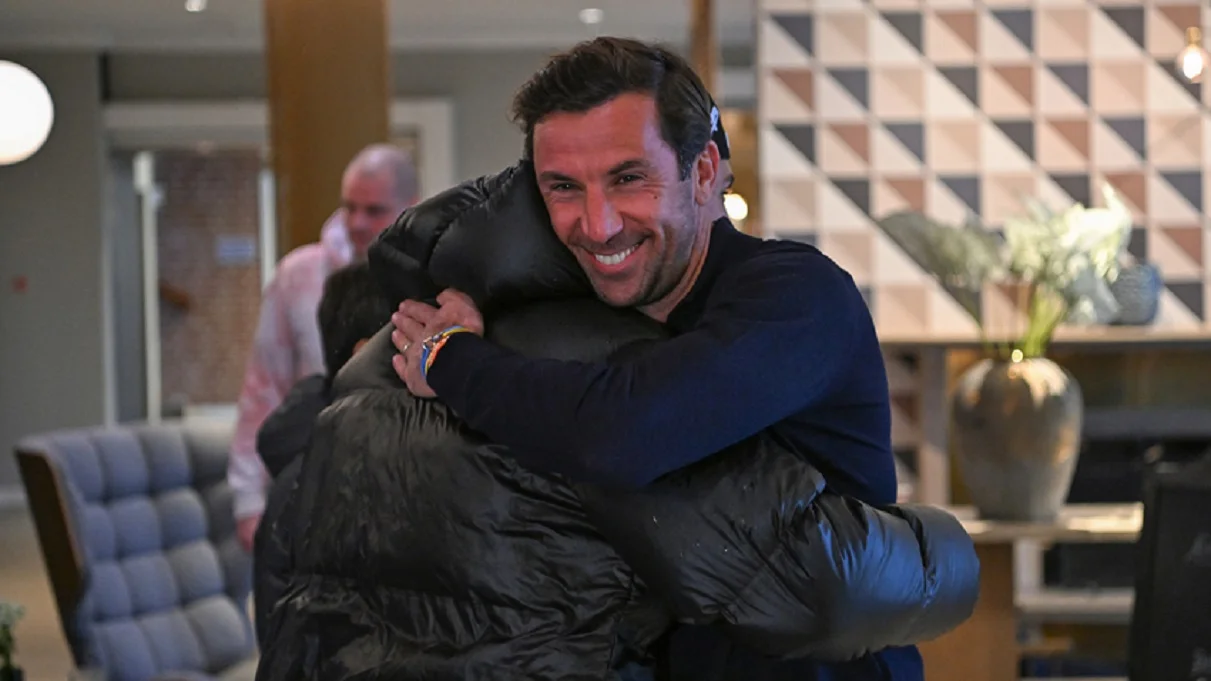 Срна поздравляет Марлона / Сайт Шахтера