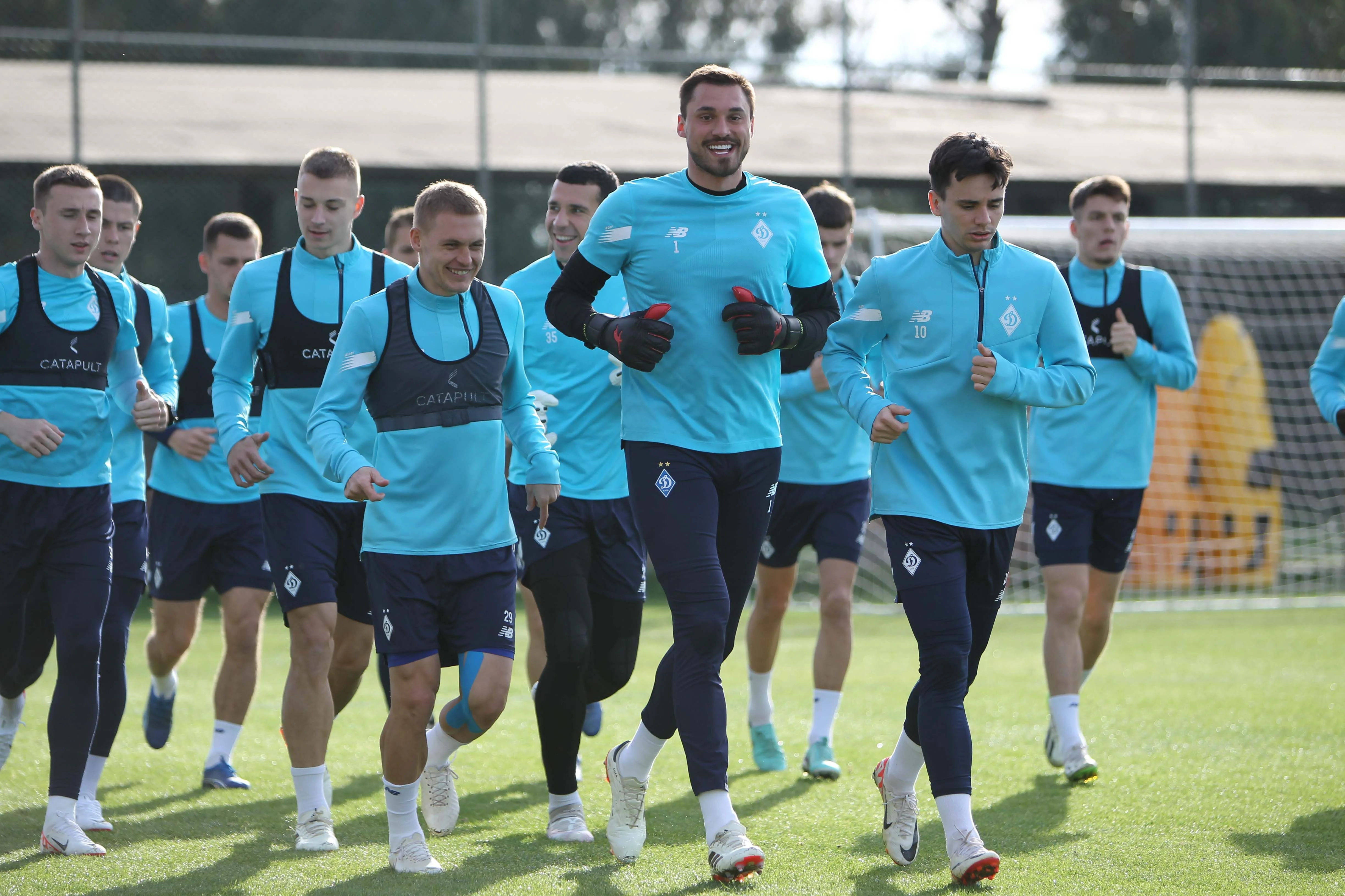 Фото к новости: Динамо – Петрокуб: онлайн-видеотрансляция матча – Супряга и Шапаренко в старте