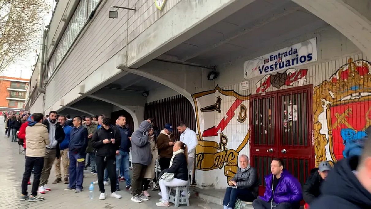 Очередь в кассы Вальекаса / Marca