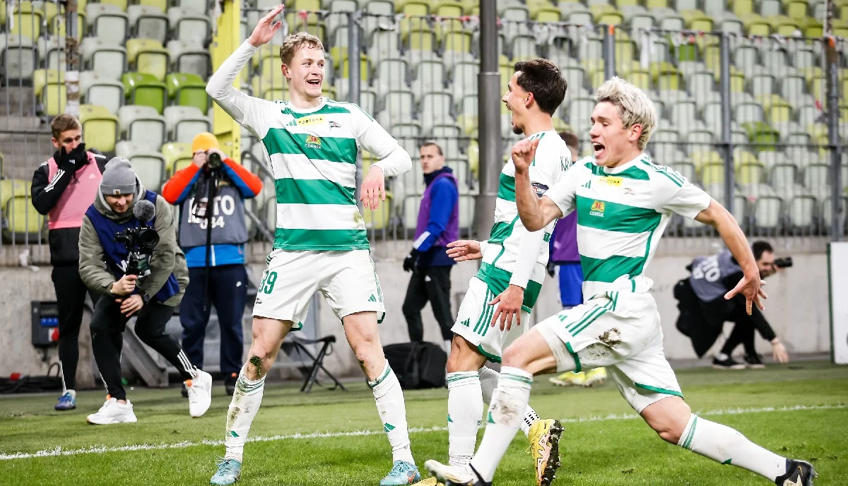 Максим Хлань (справа) / ФК Лехия