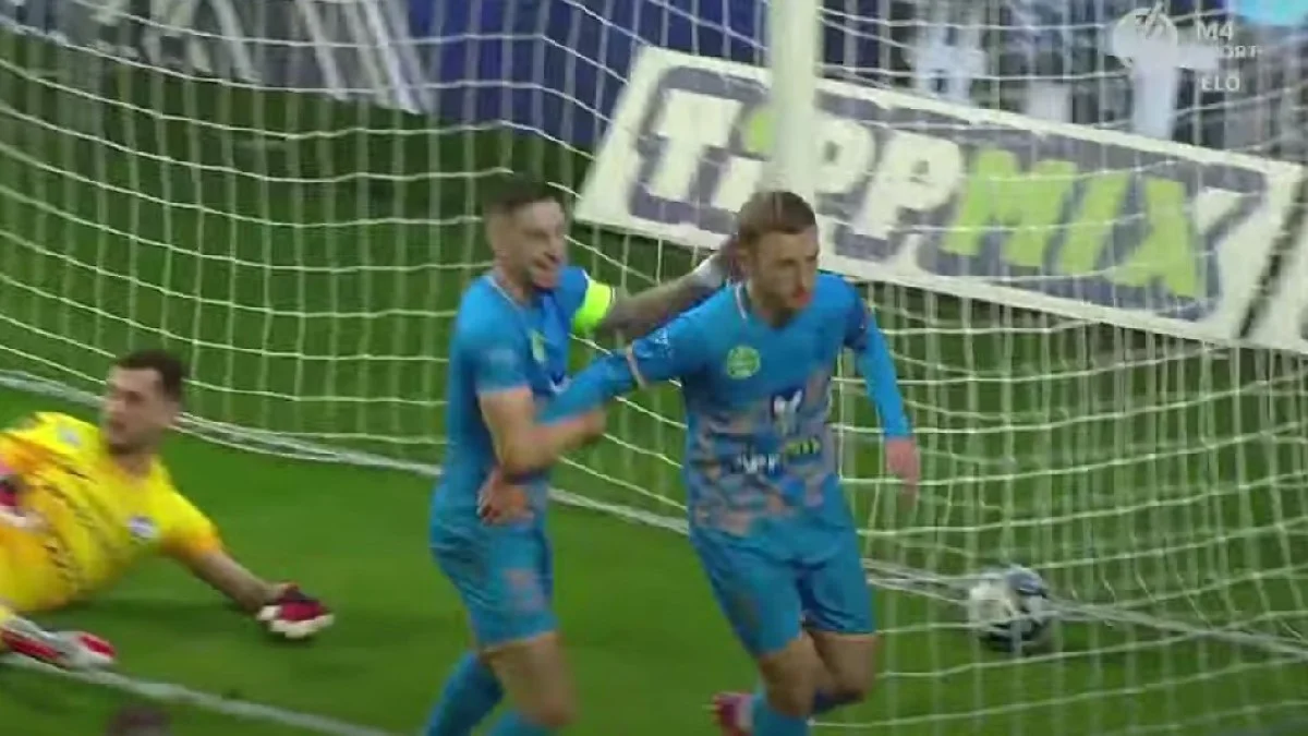 Артем Фаворов (справа) / скриншот