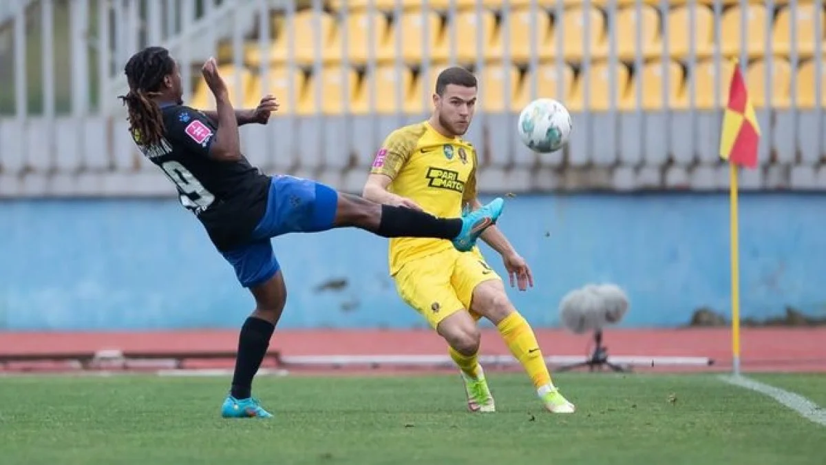 Зиги Бадибанга (слева) / фото: СК Днепр-1