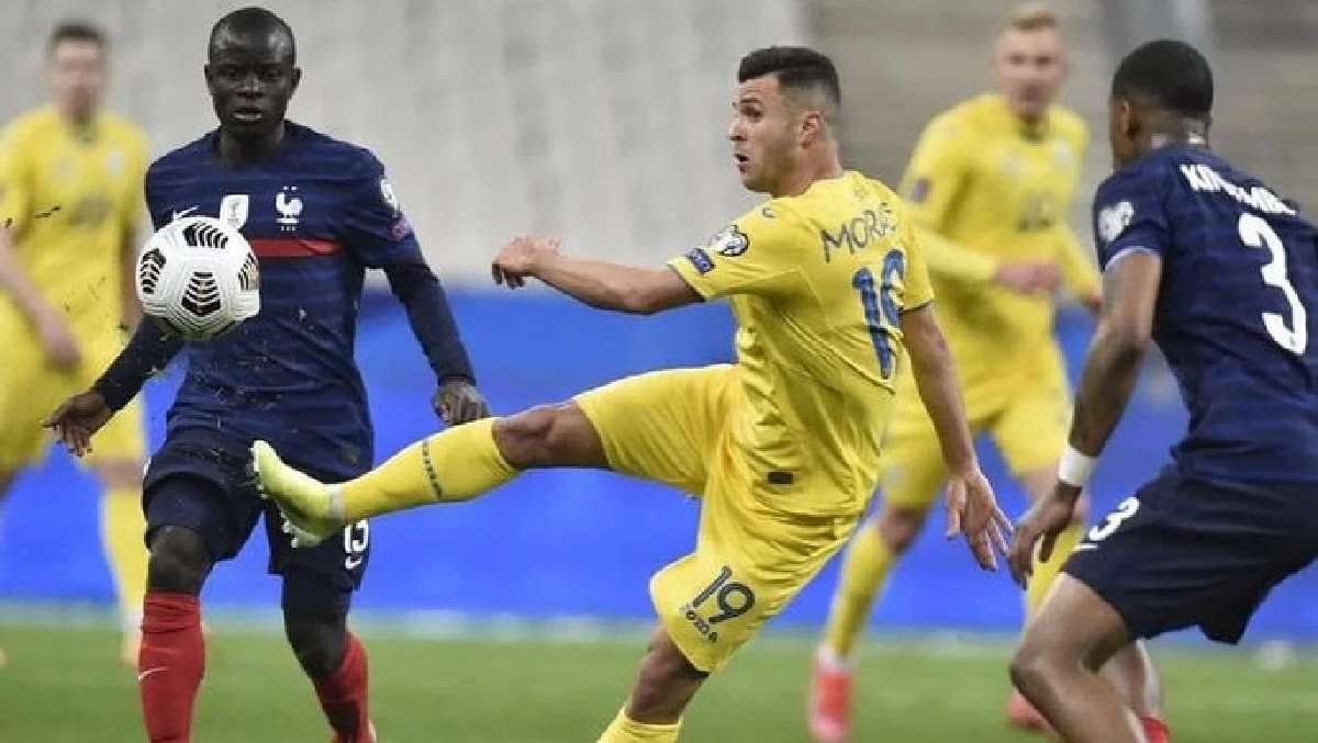 Жуніор Мораєс (в центрі) / УАФ