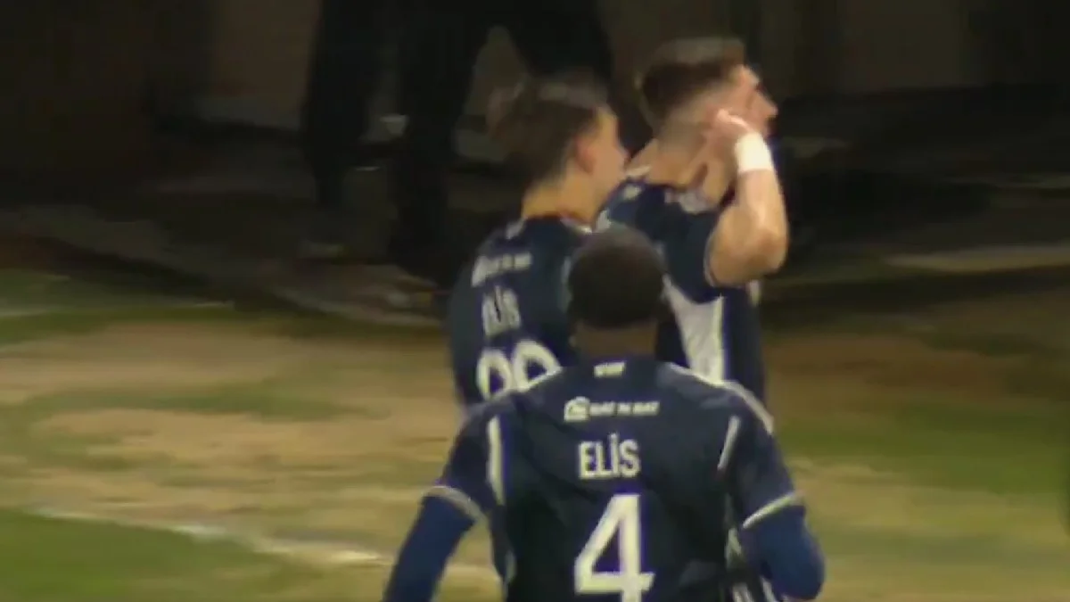 Данило Ігнатенко святкує забитий гол / скріншот