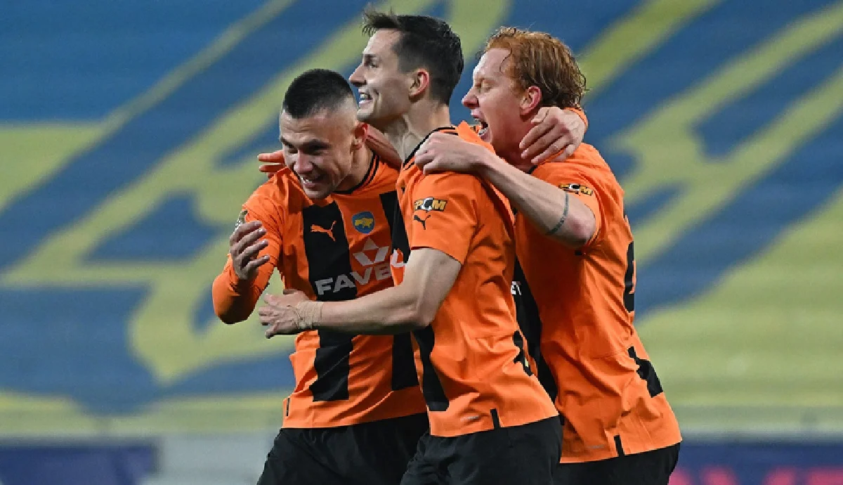 Дмитро Криськів (у центрі) / ФК Шахтар