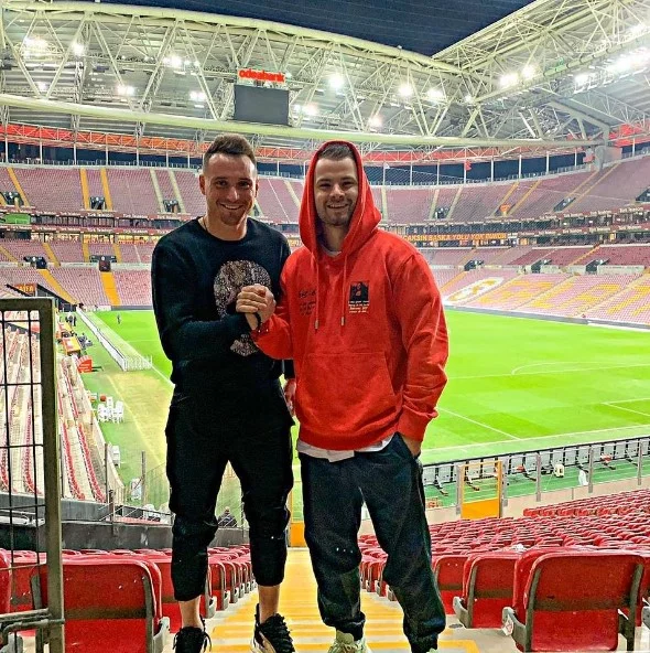 олійник олійник