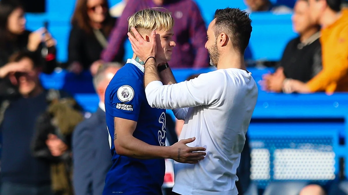 Михаил Мудрик и Роберто Де Дзерби / Getty images