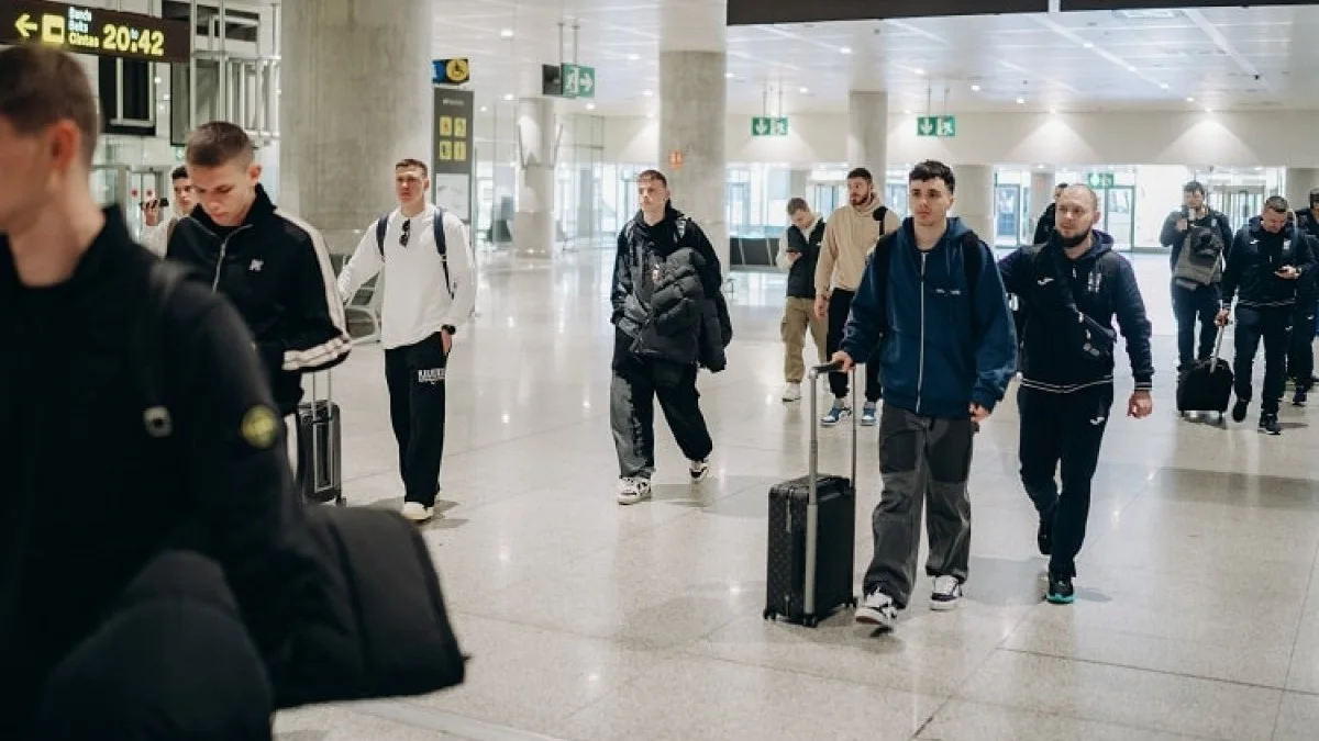 Игроки сборной Украины в аэропорту / фото: УАФ
