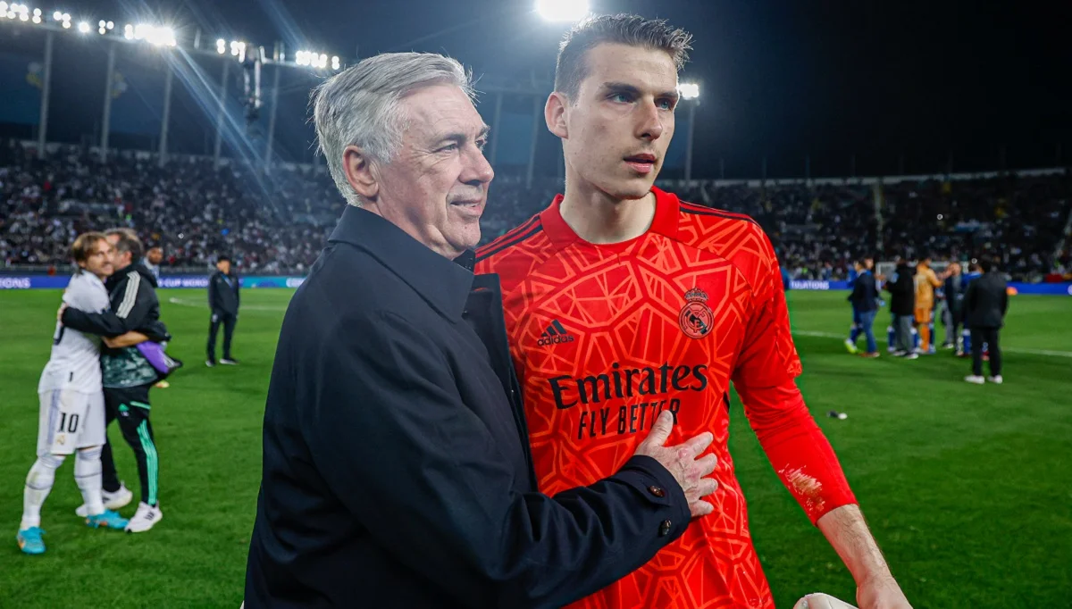 Карло Анчелотти и Андрей Лунин / Getty Images