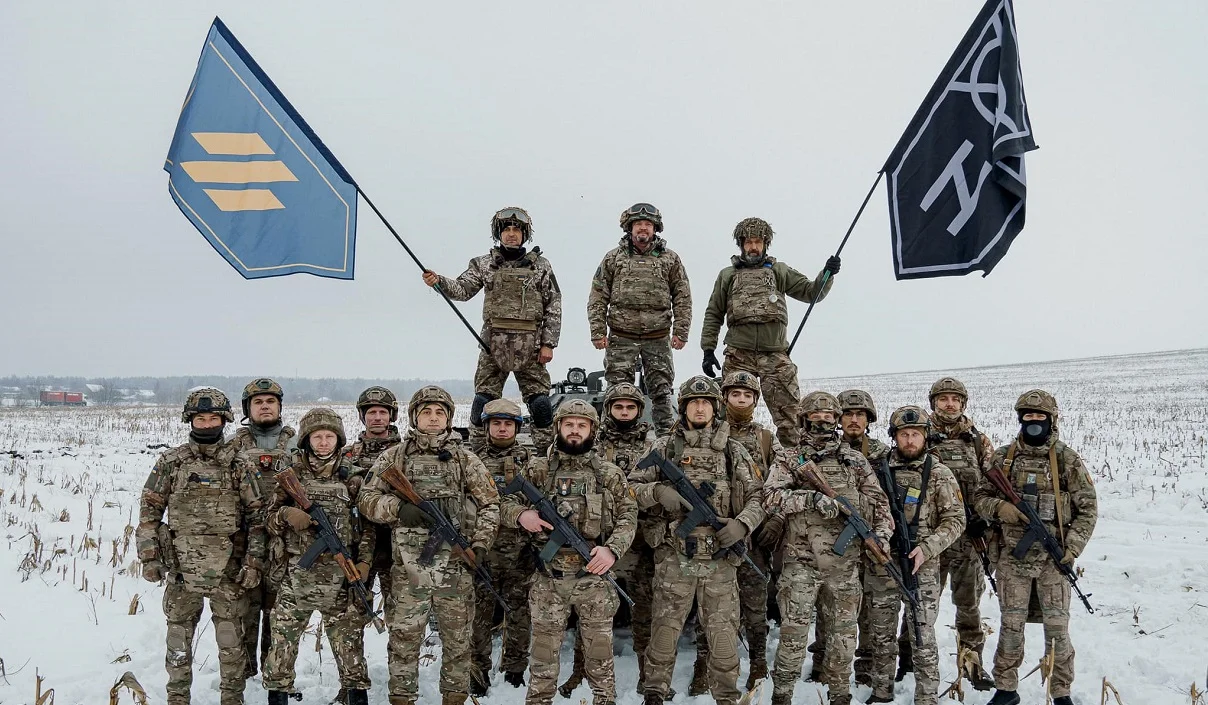 Руслан Пісний і його теперішня команда / Фото надане героєм