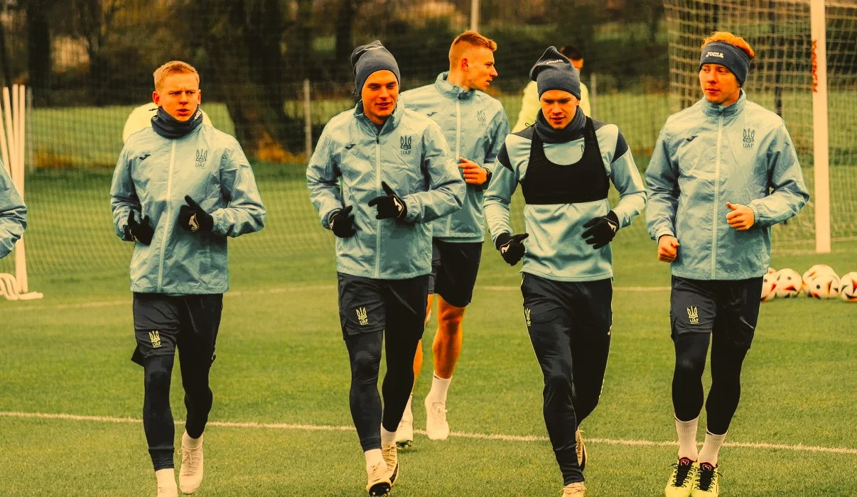 Усі герої збірної України не помістились у кадр / Фото УАФ