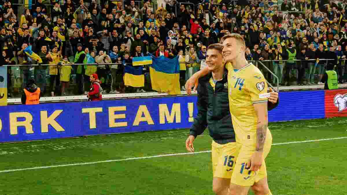 Україна – Ісландія: працівник стадіону забрав у фанатів банер зі зображенням загиблого Героя