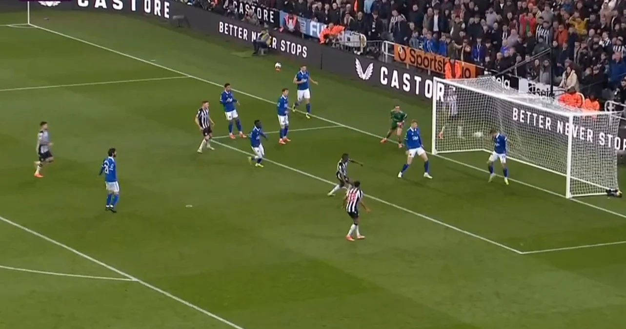 Миколенко спасает Эвертон