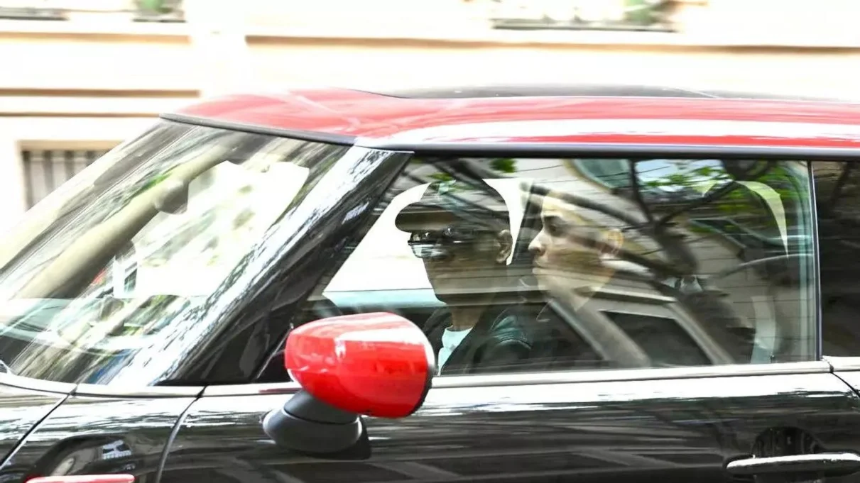 Дані Алвес (зліва) / Фото JORDI COTRINA