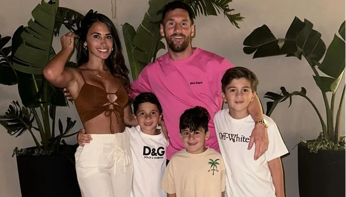 Ліонель Мессі з жінкою та синами / фото: соцмережі гравця