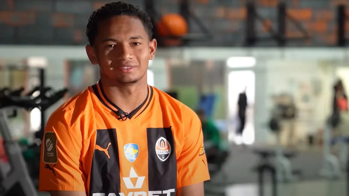 Егіналдо / Стоп-кадр з відео