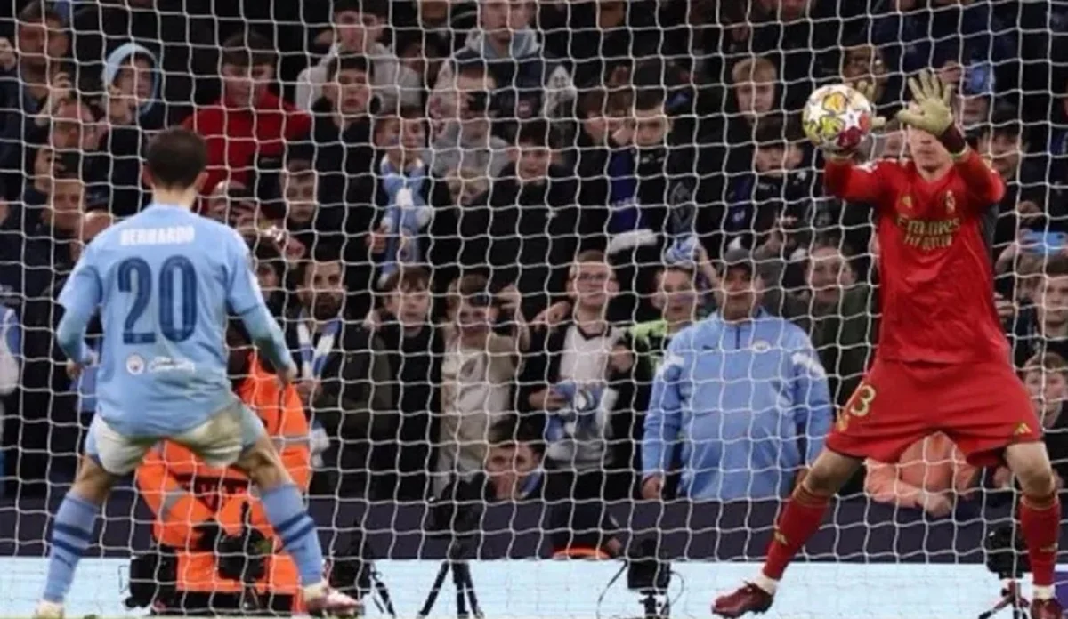 Лунін бере удар Сілви