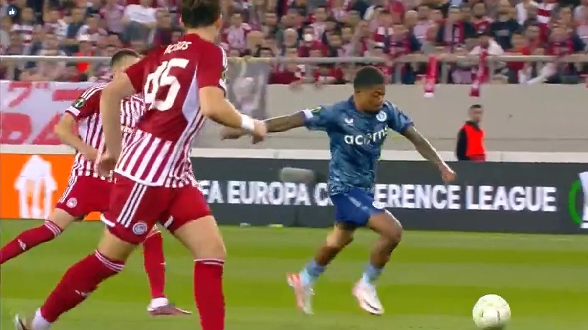 Олімпіакос – Астон Вілла – 2:0 / Стоп-кадр з відео