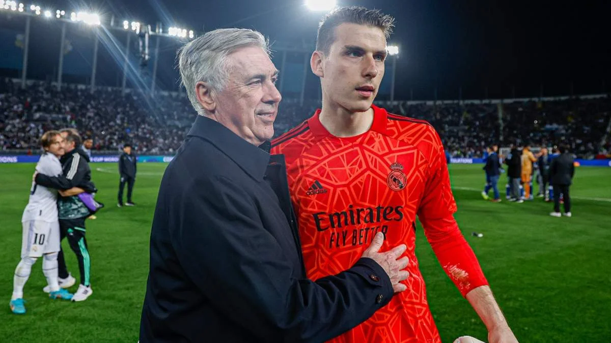 Карло Анчелотти и Андрей Лунин / Getty Images