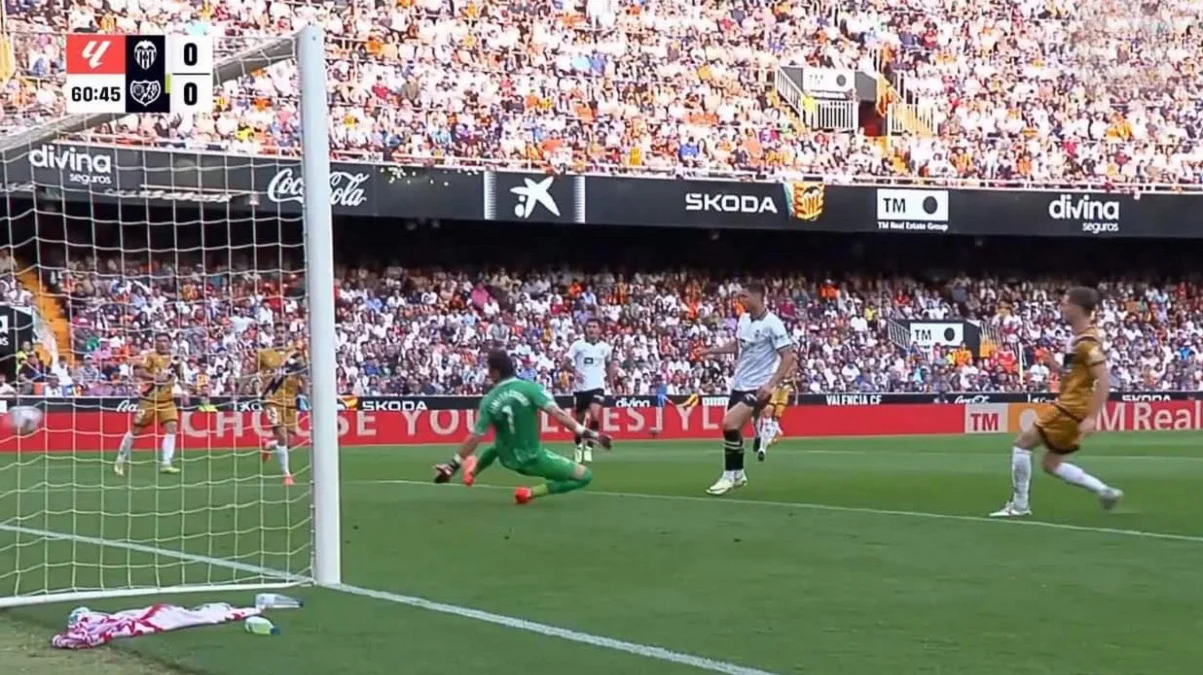 Валенсия – Райо Вальекано – 0:0 / Стоп-кадр из видео