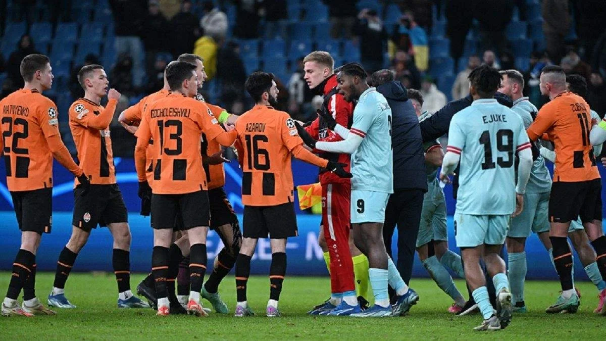 Іраклі Азаров (№16) / фото: ФК Шахтар