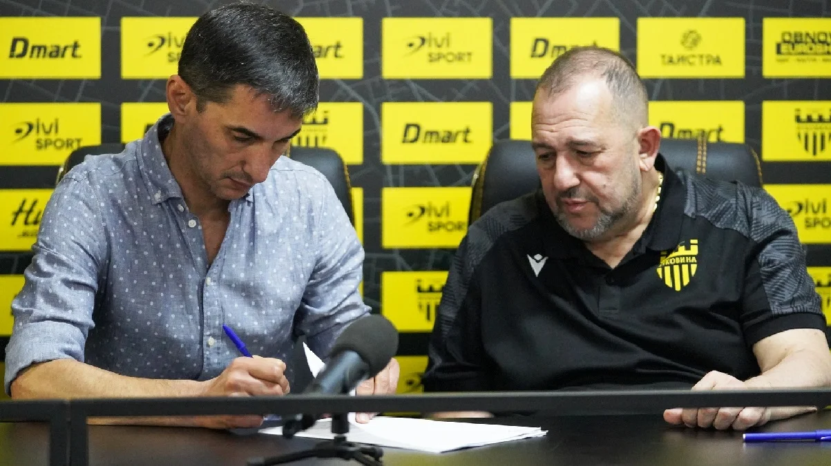 Валерий Кривенцов (слева) / ФК Буковина