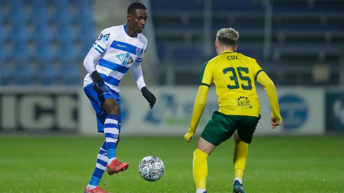 Марк Пабай (слева) / ФК Зволле