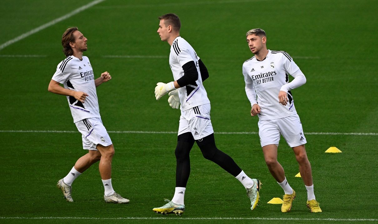 Модрич, Лунин и Вальверде / Photo by PIERRE-PHILIPPE MARCOU/AFP via Getty Images