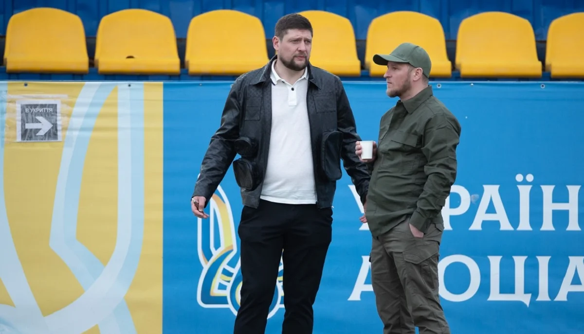 Один из функционеров СК Днепр-1 Евгений Селезнев и Александр Алиев / СК Днепр-1