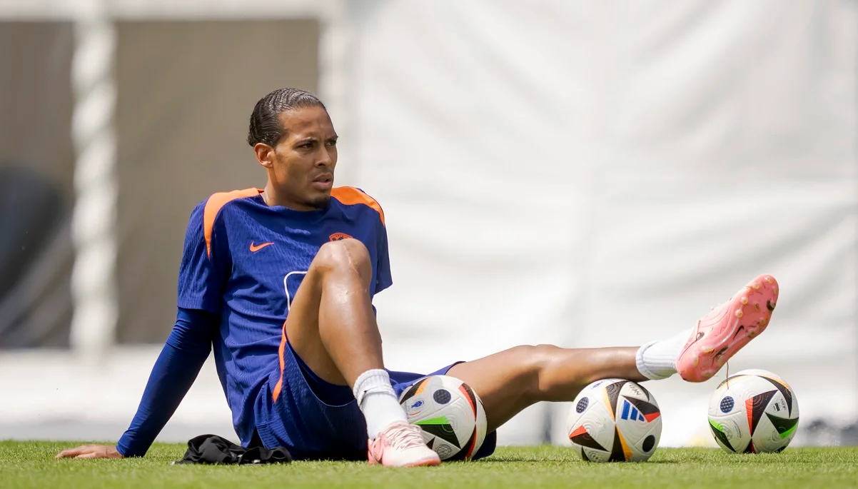 Вирджил ван Дейк / фото: Roy Lazet/Soccrates/Getty Images