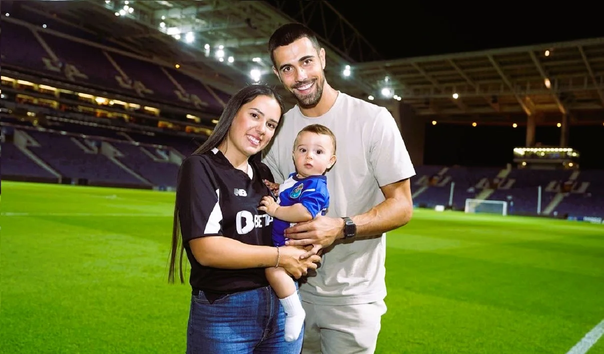 Діогу Кошта з дружиною та сином / Instagram