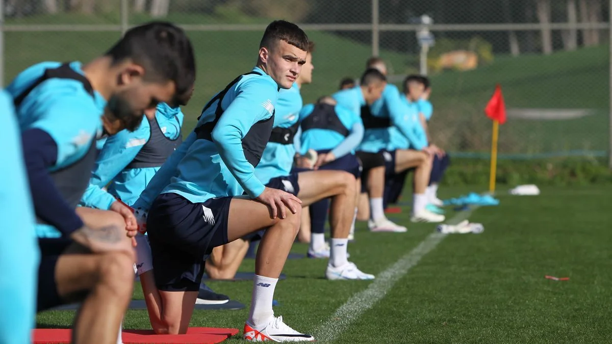 Тарас Михавко у центрі / Фото ФК Динамо