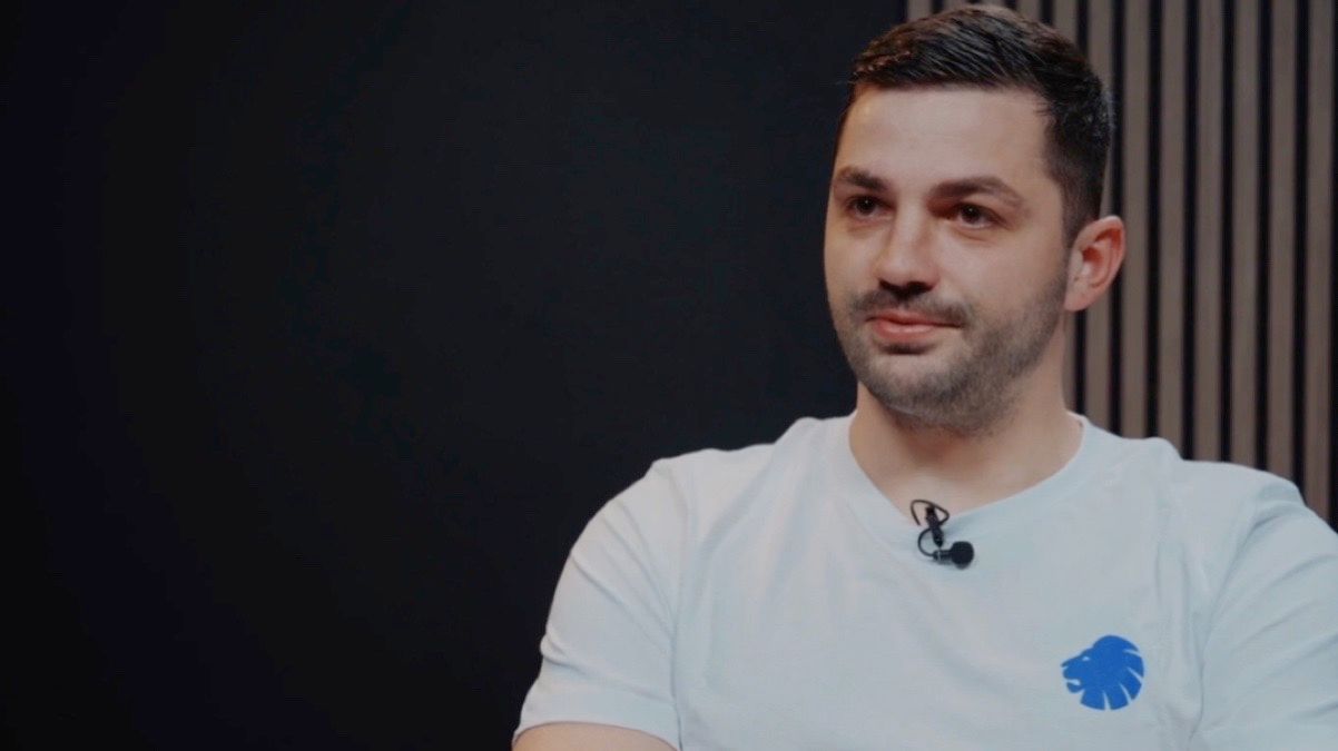 Давид Хочолава / Скрін