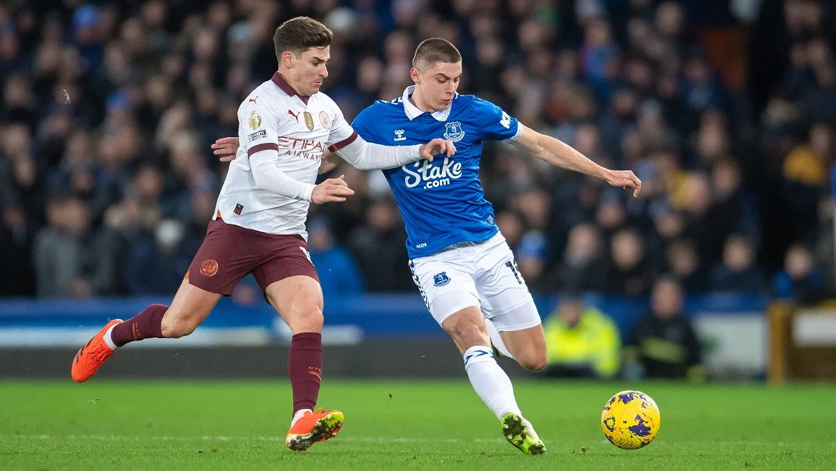 Хулиан Альварес (слева) / Photo by Emma Simpson via Getty Images