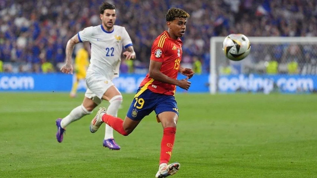 Ламін Ямал / Pro Shots