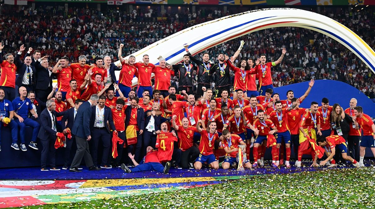Збірна Іспанії святкує перемогу на Євро-2024/ фото: Getty images