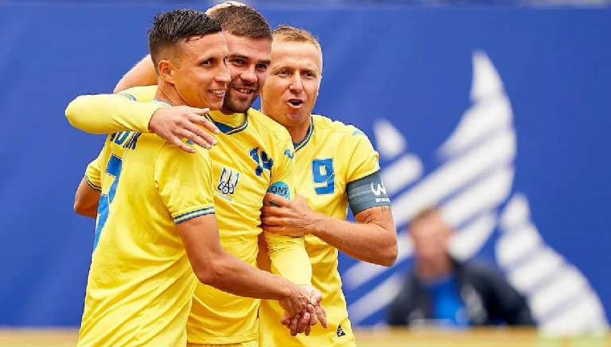 Сборная Украины по пляжному футболу / Фото АПФУ