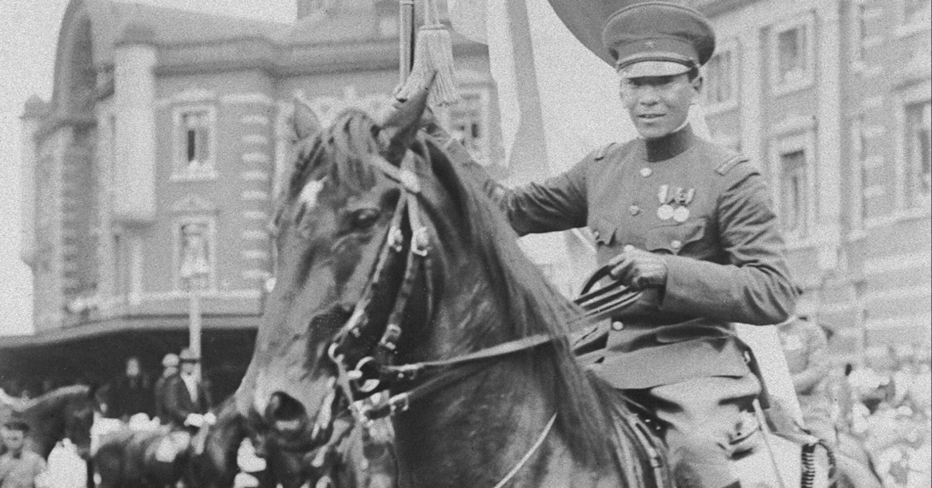 Барон Нісі: денді в світі самураїв та забутих окупацій – історія злету головного олімпійського вершника Японії