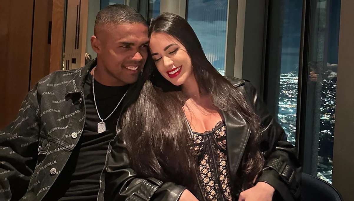 Дуглас Коста з дівчиною / фото: соцмережі гравця