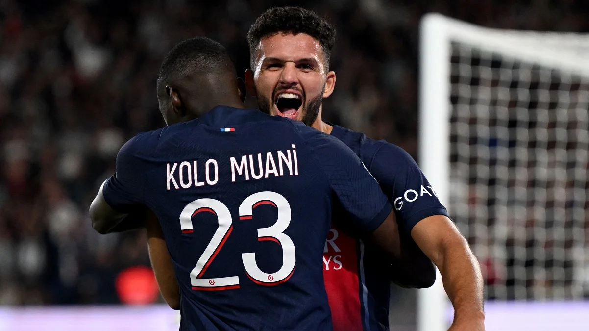 Гонсалу Рамуш и Рандаль Коло Муани / Photo by BERTRAND GUAY/AFP via Getty Images