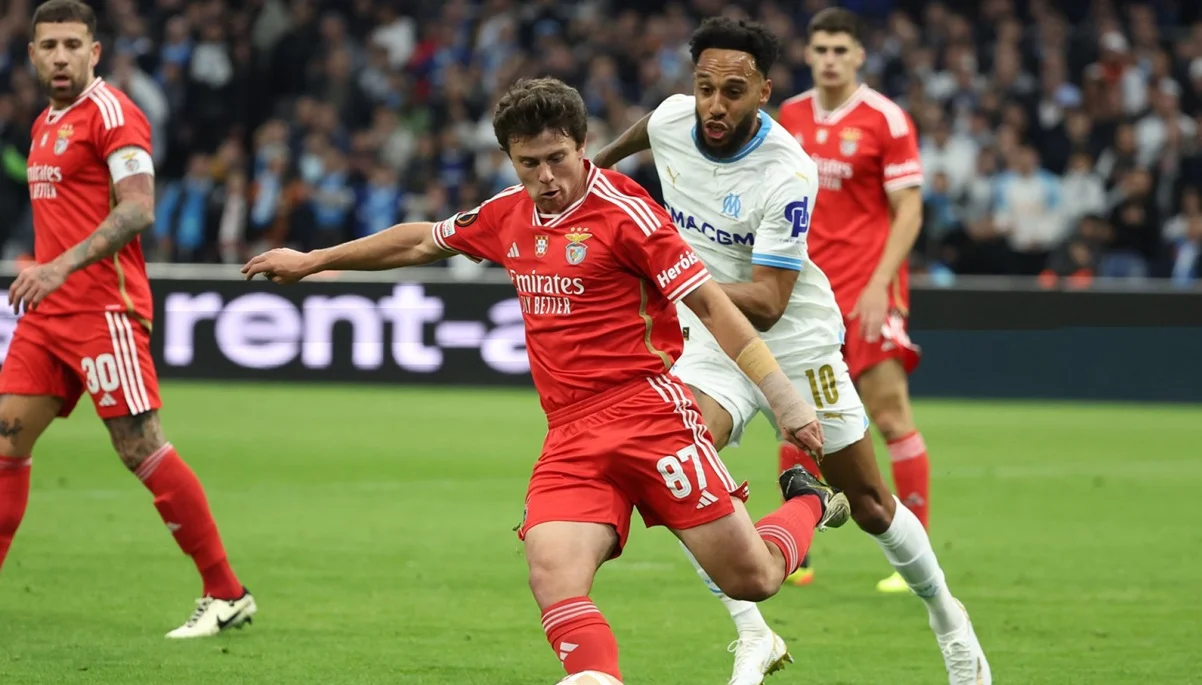 Жоау Невеш и Пьер-Эмерик Обамеянг / фото: N. Luttiau/L'Équipe