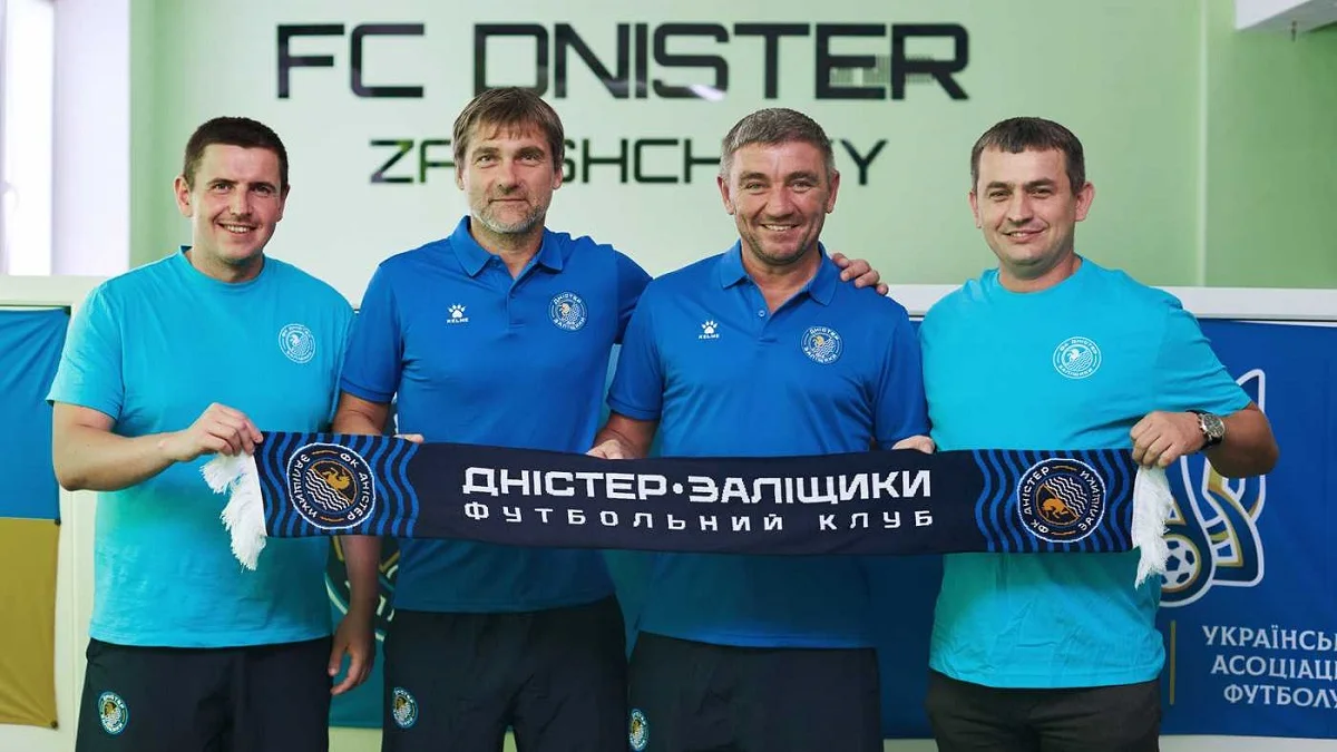 Олег Шелаєв і Руслан Костишин (в центрі) / ФК Дністер (Заліщики)
