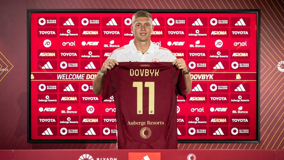 Довбик официально стал игроком Ромы