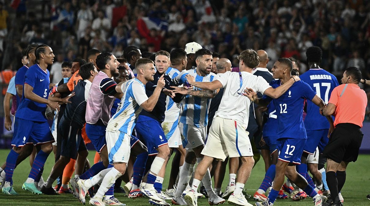 Сутичка Франції та Аргентини / Photo by PHILIPPE LOPEZ/AFP via Getty Images